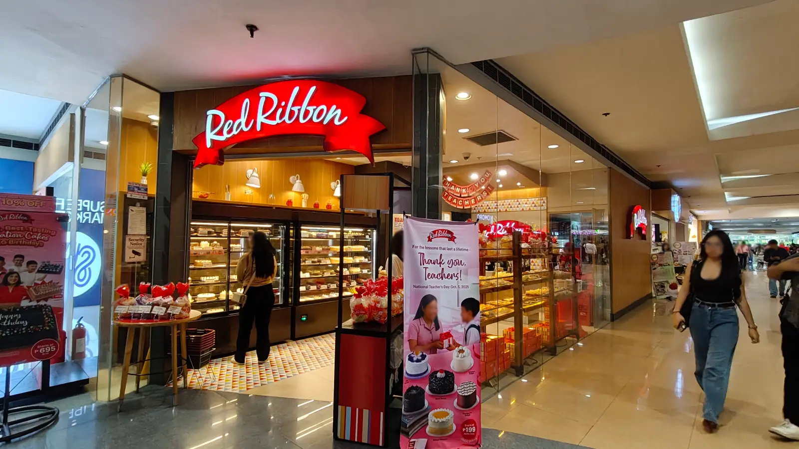 RED RIBBON in SM Megamall